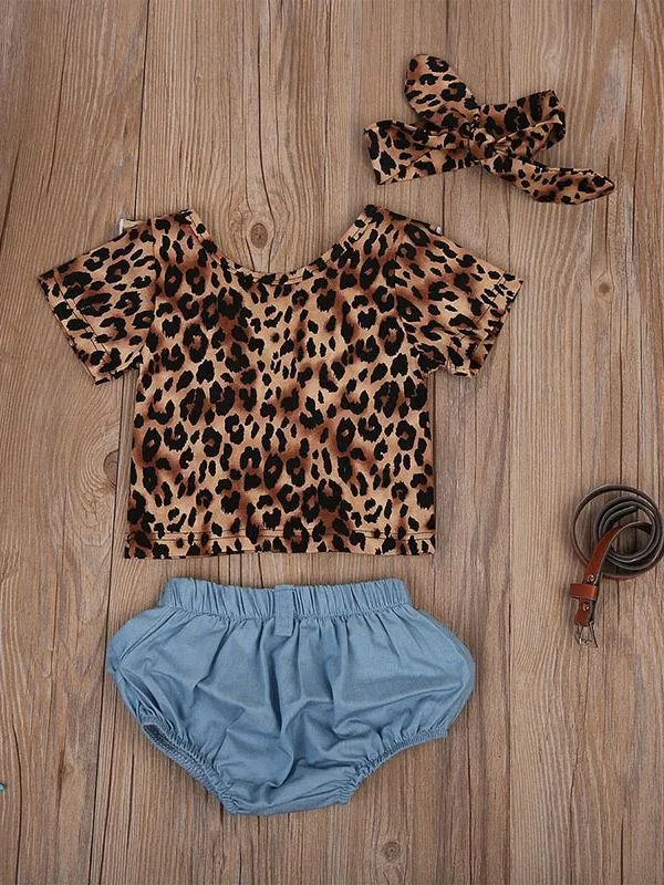 4-Piece Stylish Clothes Outfits Leopard Print T-shirt Short Pants with Belt Headband