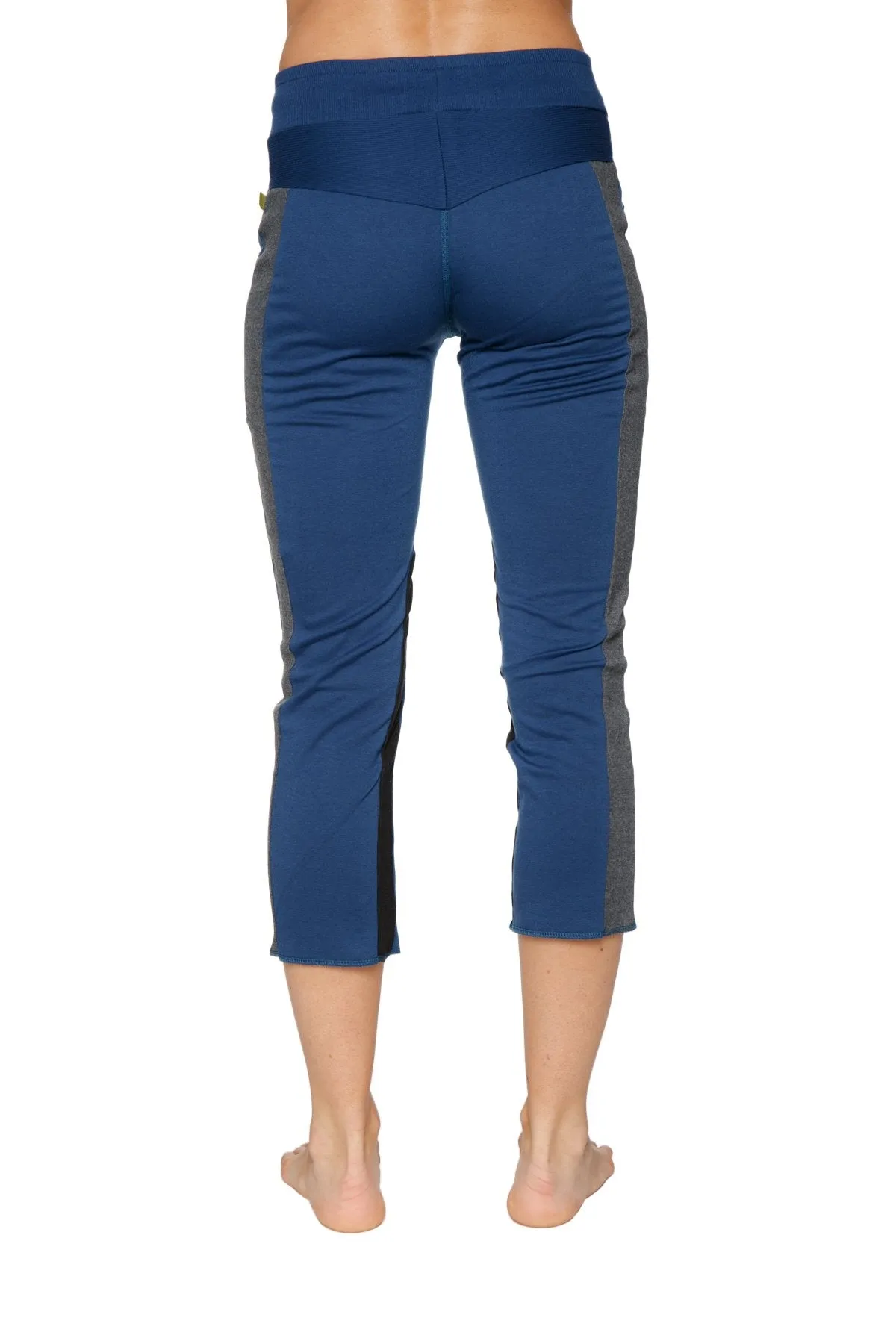 4/5 Length Zipper Pocket Capri Yoga Pant (Royal w/Charcoal & Black)