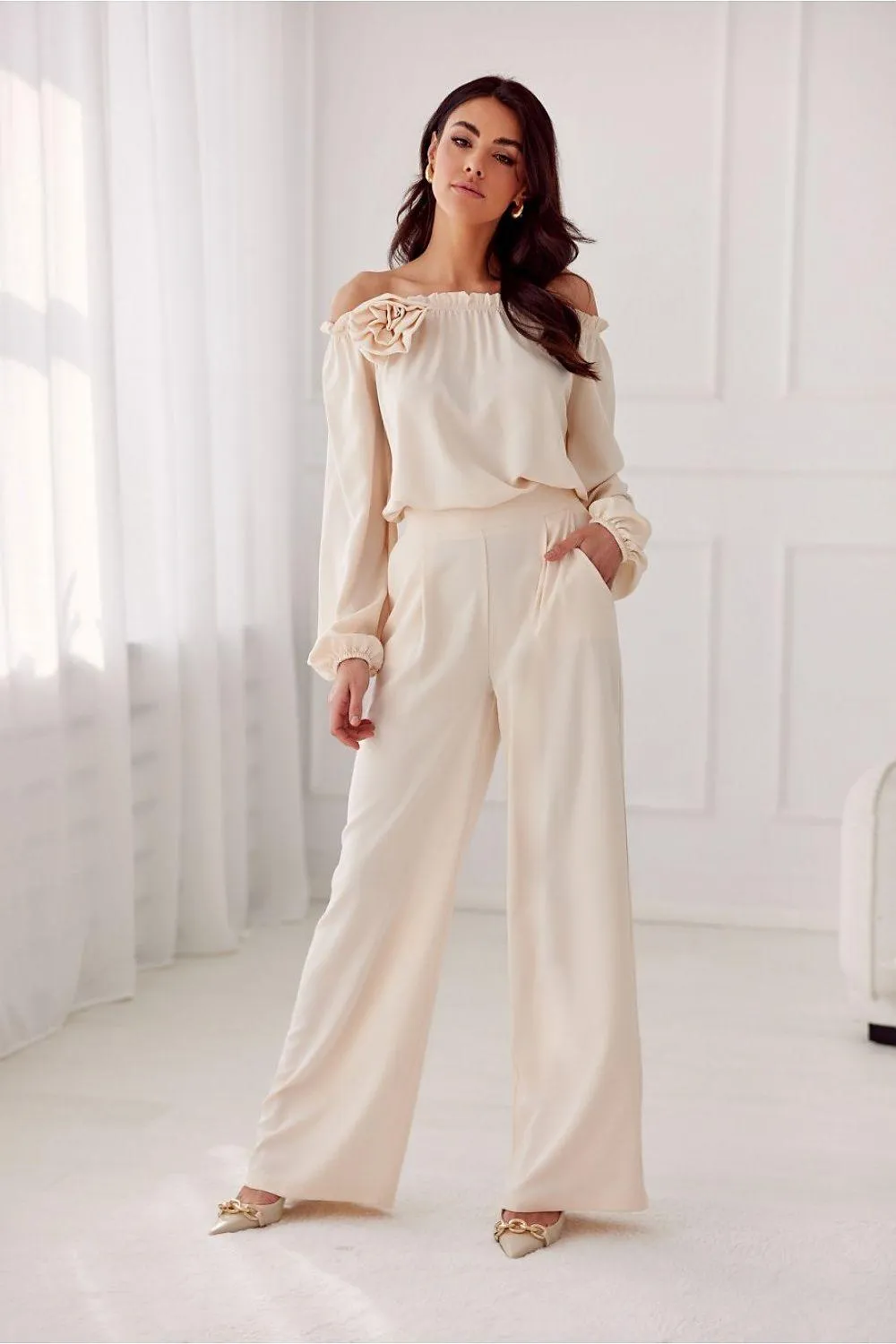 Elegant High-Waisted Pants for Stylish Women