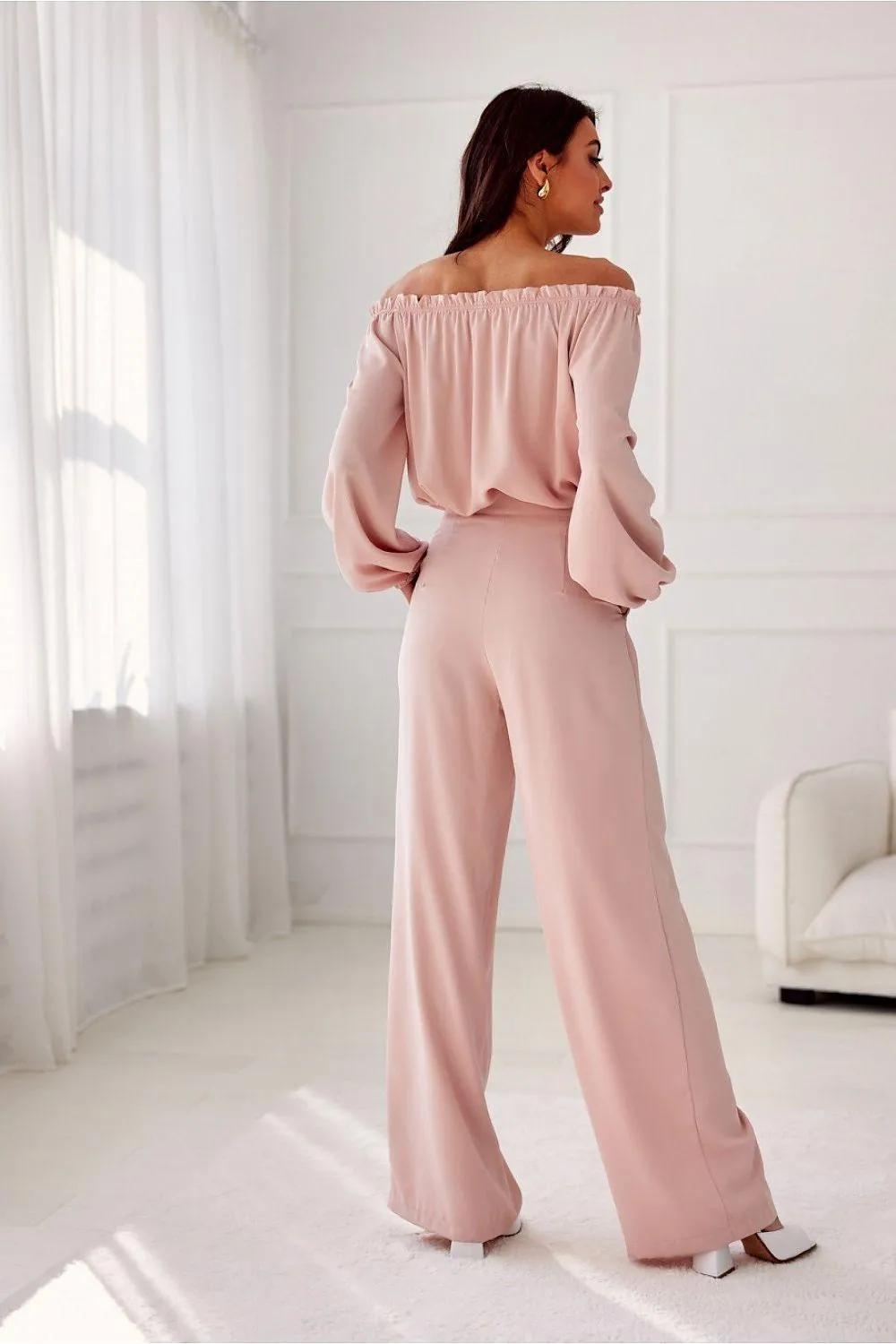 Elegant High-Waisted Pants for Stylish Women