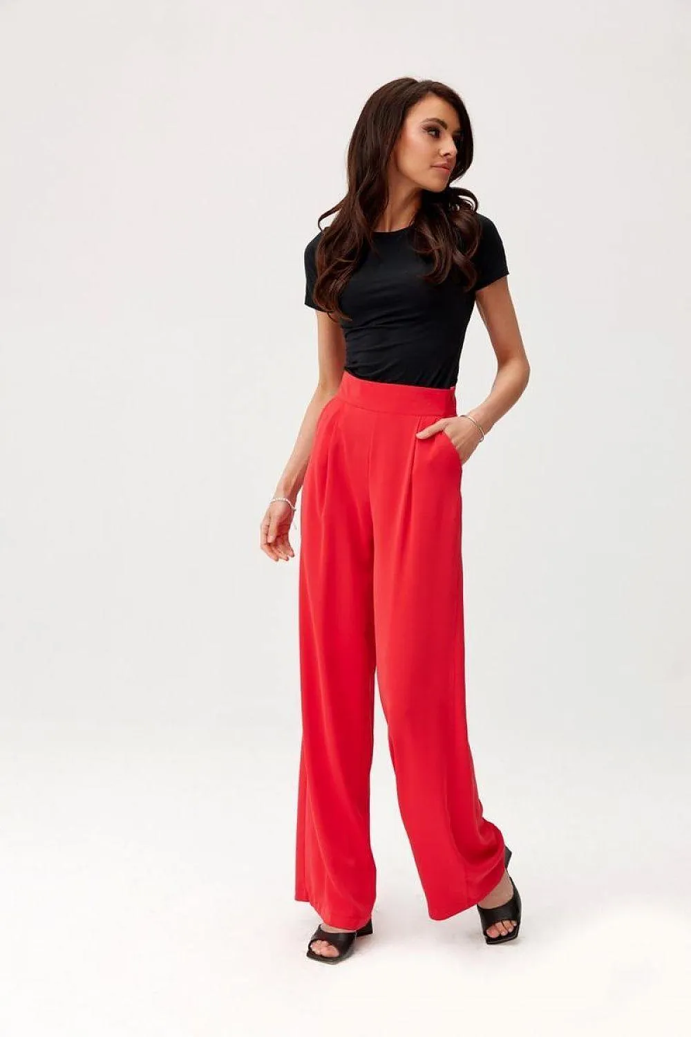 Elegant High-Waisted Pants for Stylish Women