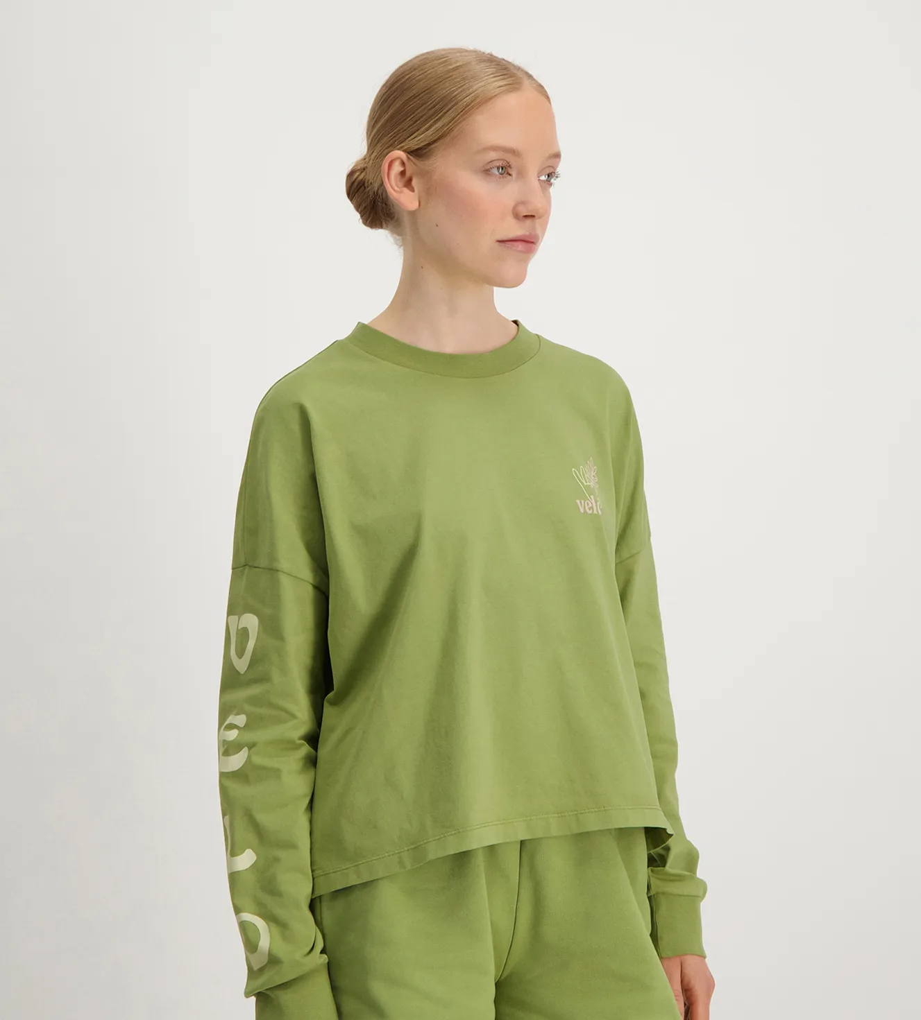 Vondel Cultivate Kindness Long Sleeve T-Shirt Turtle Green