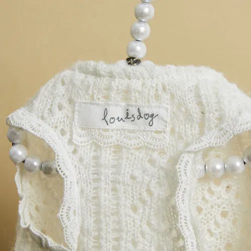 white knitted sleeveless top